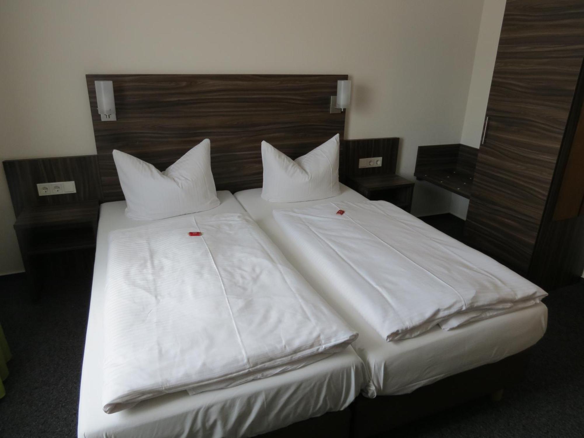 Hotel-Restaurant Zum Stern Baumholder Room photo