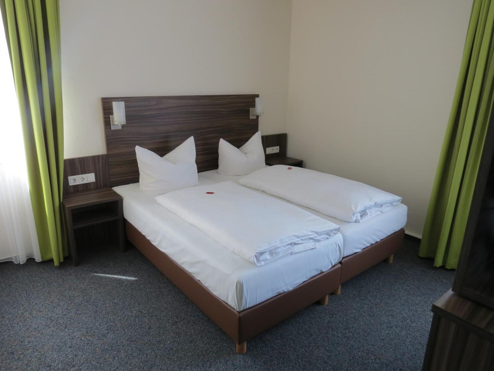 Hotel-Restaurant Zum Stern Baumholder Room photo